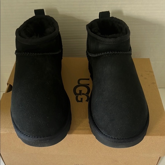 UGG Womens Classic Ultra Mini Boot - Picture 4 of 6